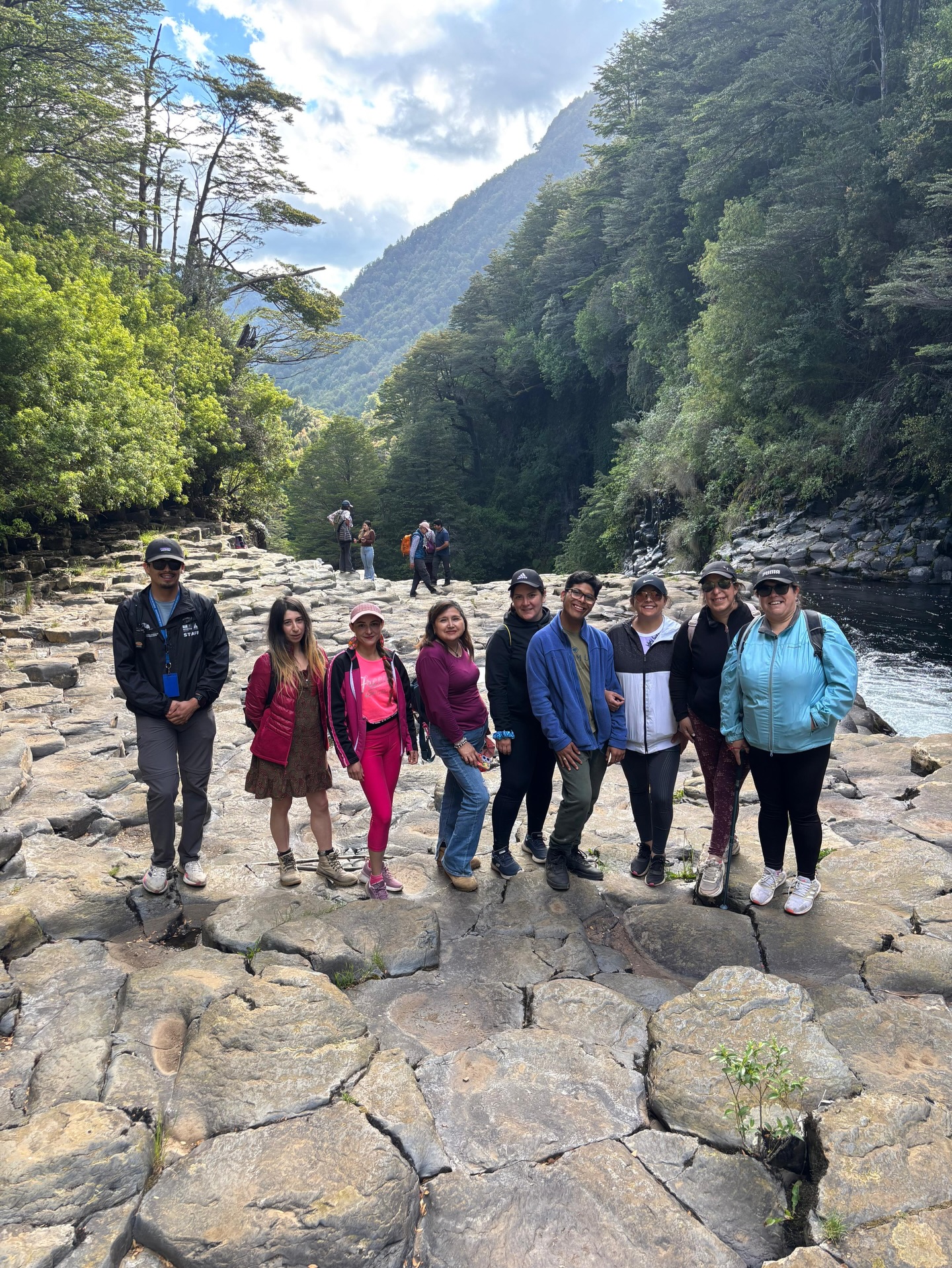 Trekking a la Garganta del Brujo en Cunco