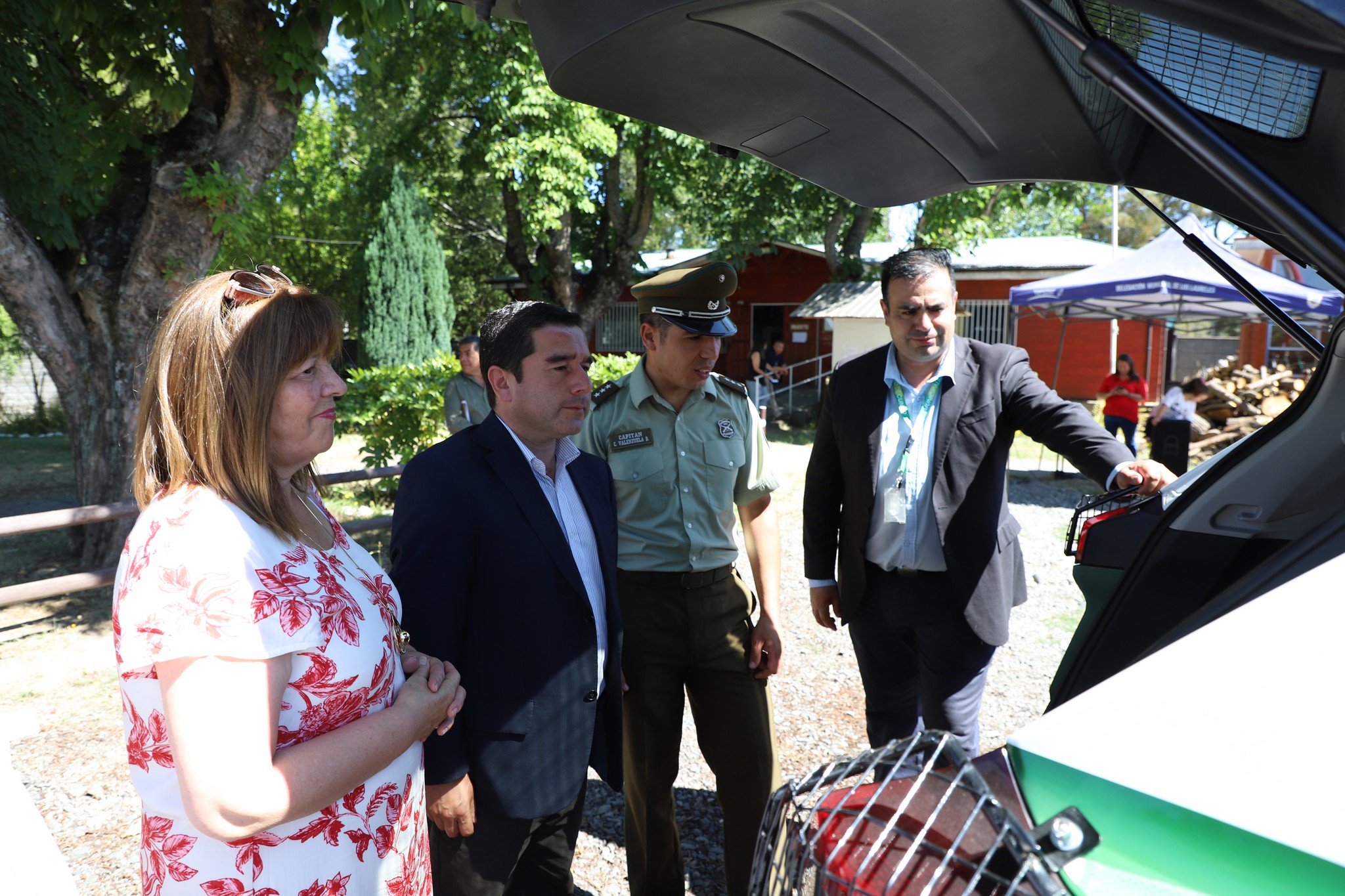 Entrega de Nuevo Vehículo Policial en Los Laureles