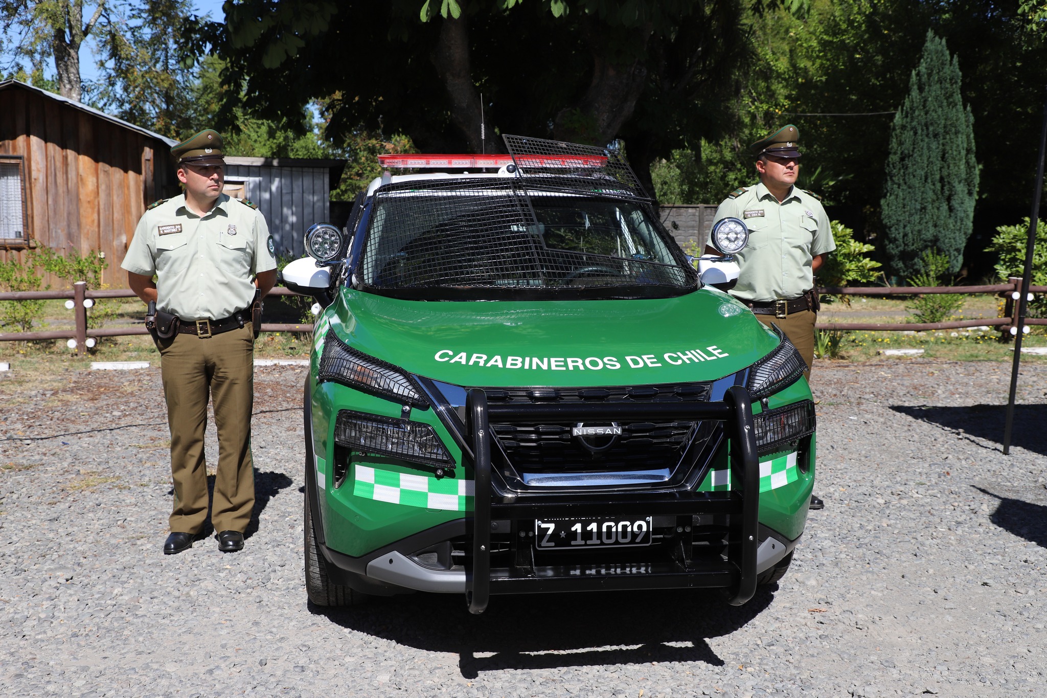 Entrega de Nuevo Vehículo Policial en Los Laureles