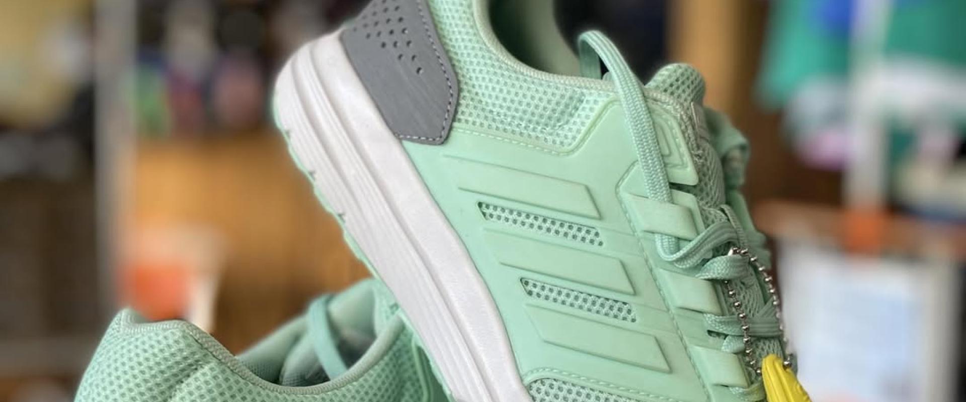 Zapatillas Adidas de dama talla 40