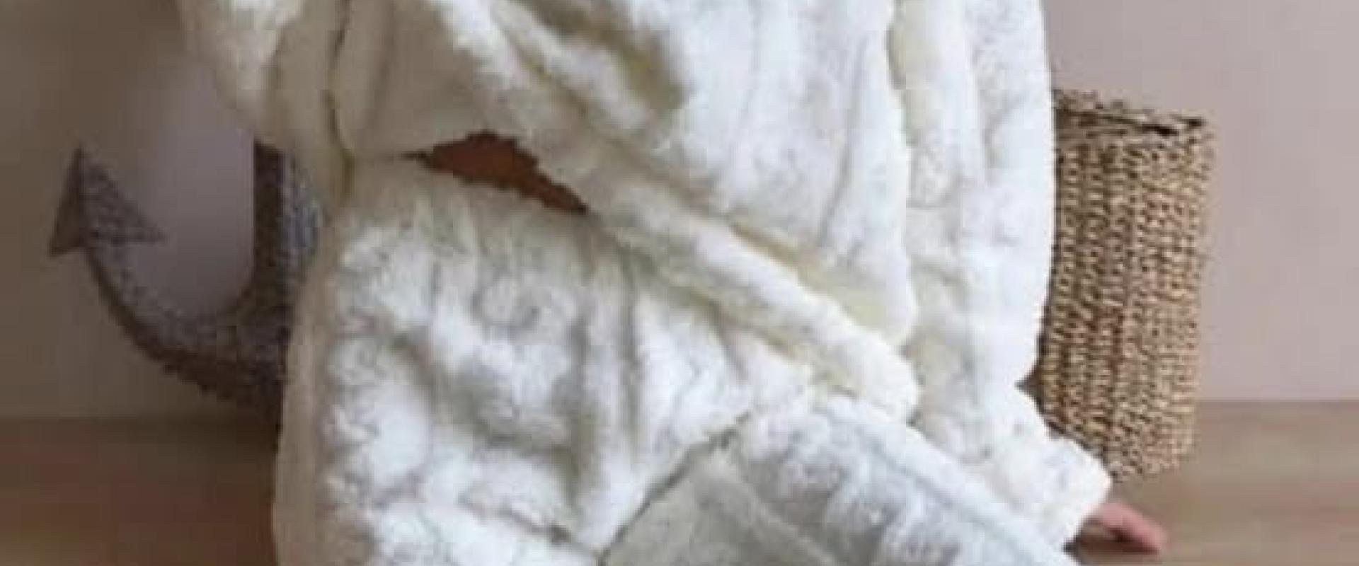 Conjunto de ropa blanca talla S-M