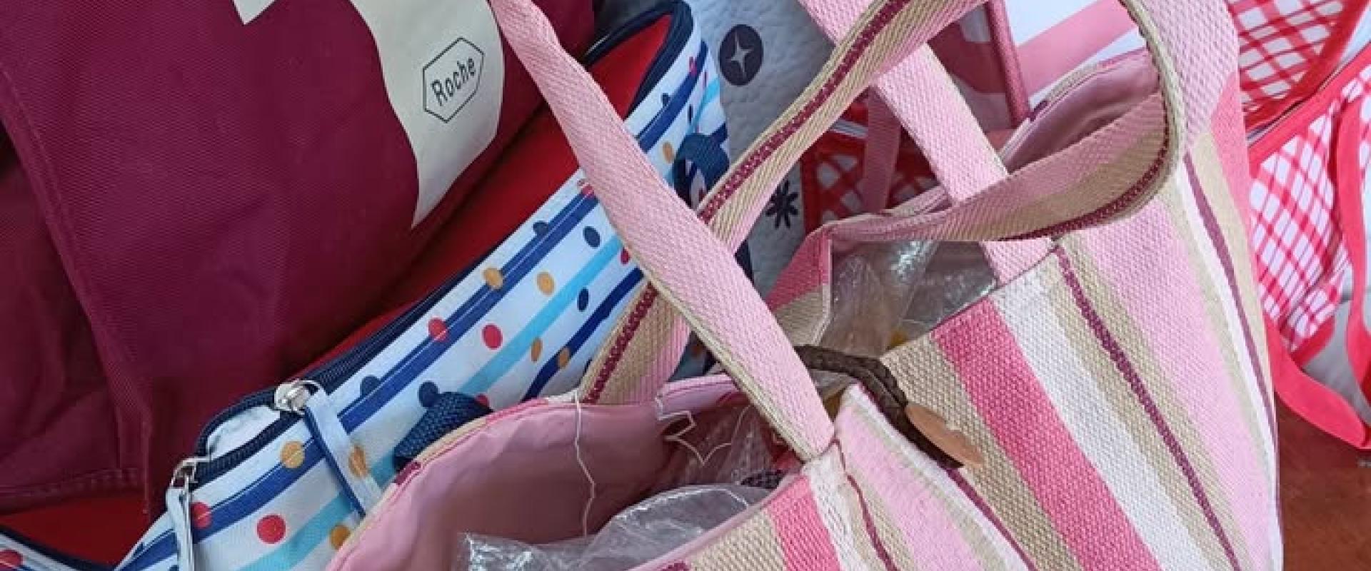 Bolsos y loncheras A&A Boutique