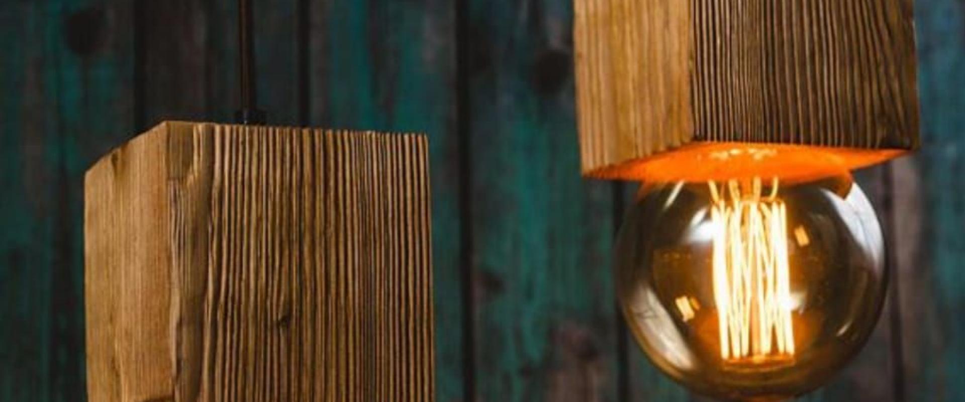 Lámparas colgantes artesanales de madera