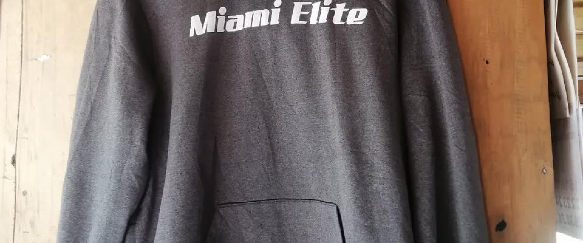 Polerón Under Armour Miami Elite talla M