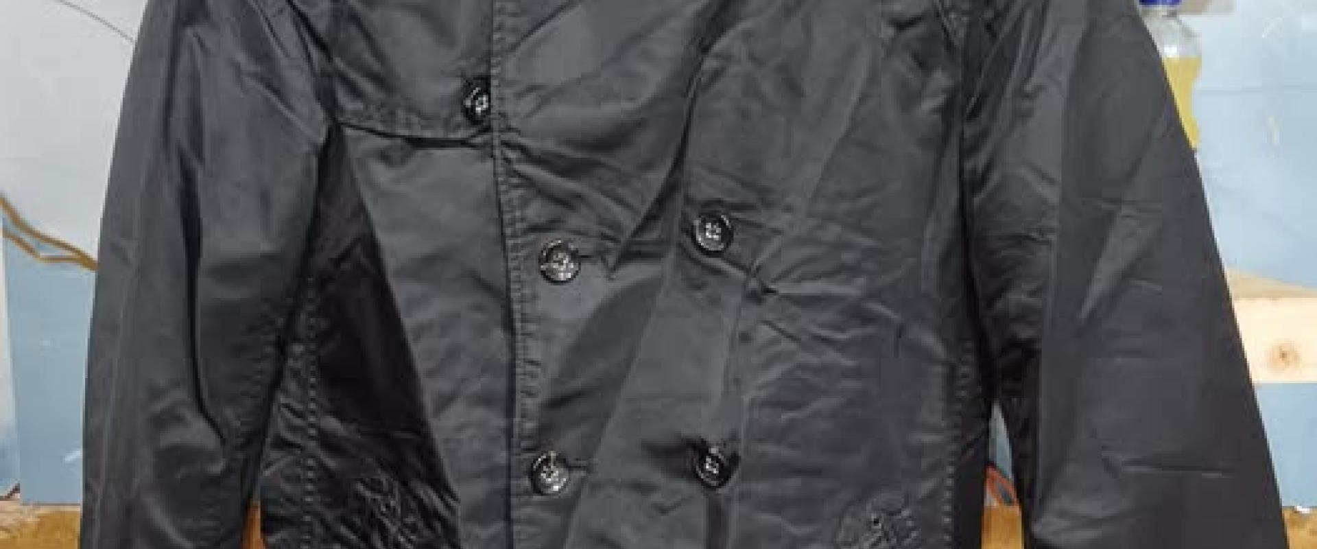 Chaqueta negra talla M-L