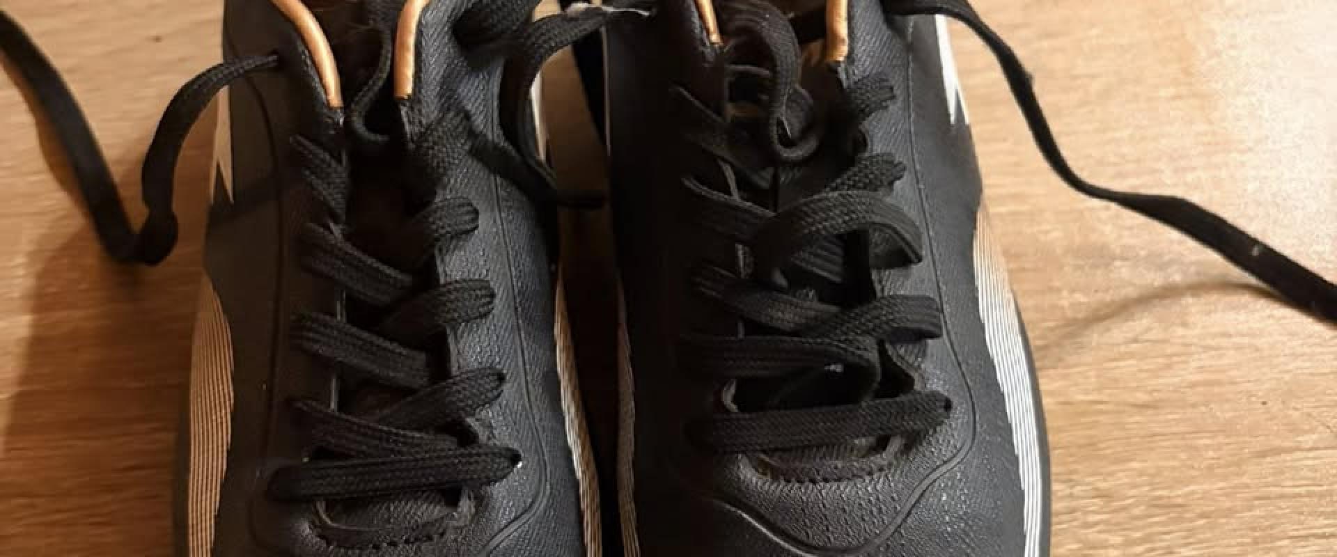 Zapatos de fútbol Lotto talla 34