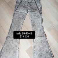 Jeans elasticados tiro alto push up talla 36