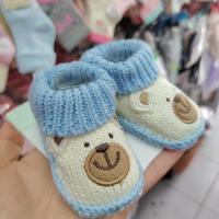 Zapatitos tejidos para recién nacidos