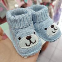 Zapatitos tejidos para recién nacidos