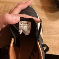 Zapatos de fútbol Lotto talla 34