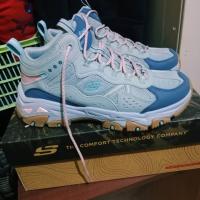 Zapatillas y zapatos de mujer y niños