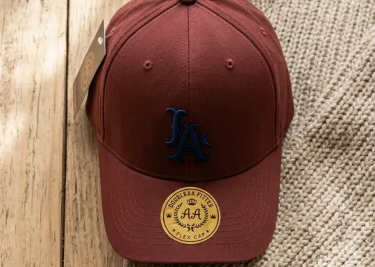 Jockey LA Flex Cap Burdeo | Double AA Fitted Chile — Estilo Otoño