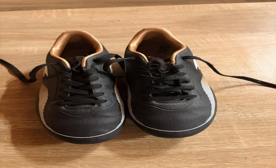 Zapatos de fútbol Lotto talla 34