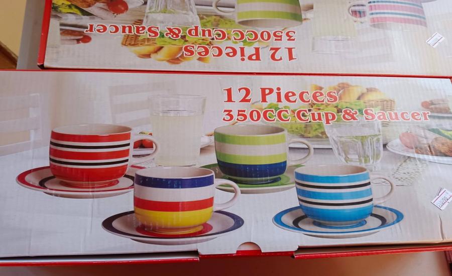 Set de 12 piezas de platos y tazas 350cc