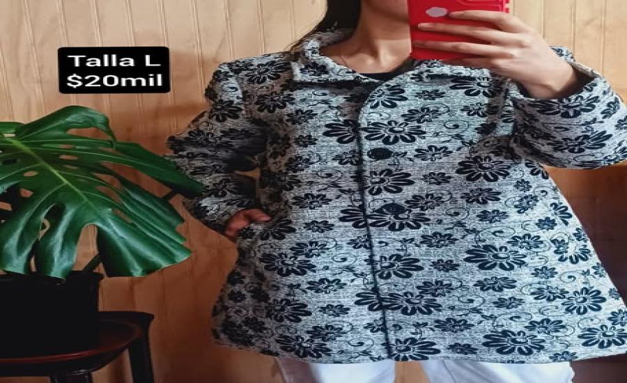 Abrigo estampado talla L